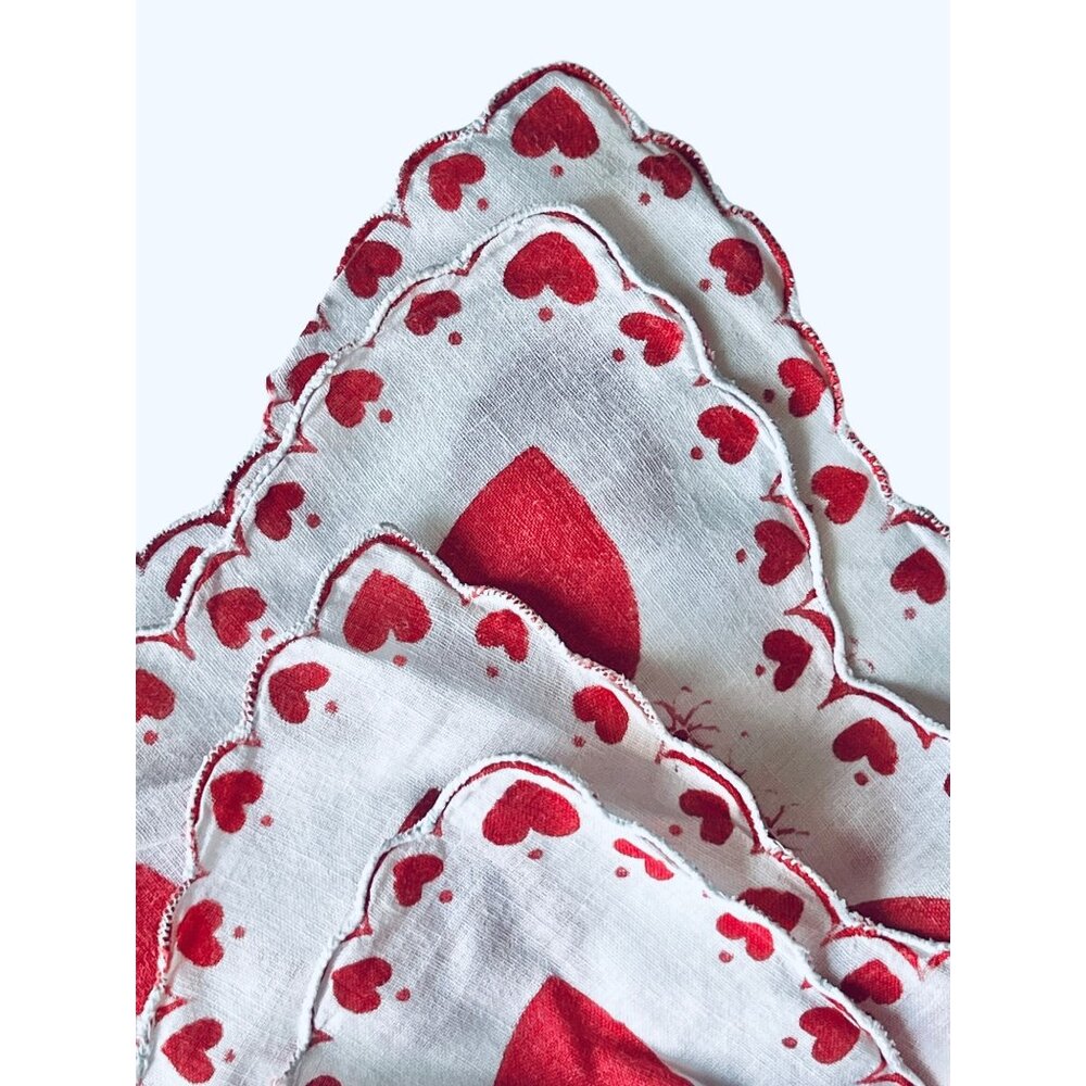 Vintage Red & White Heart Pattern Handkerchief With Scalloped Edges 13.5" x 13" - Picture 8 of 8